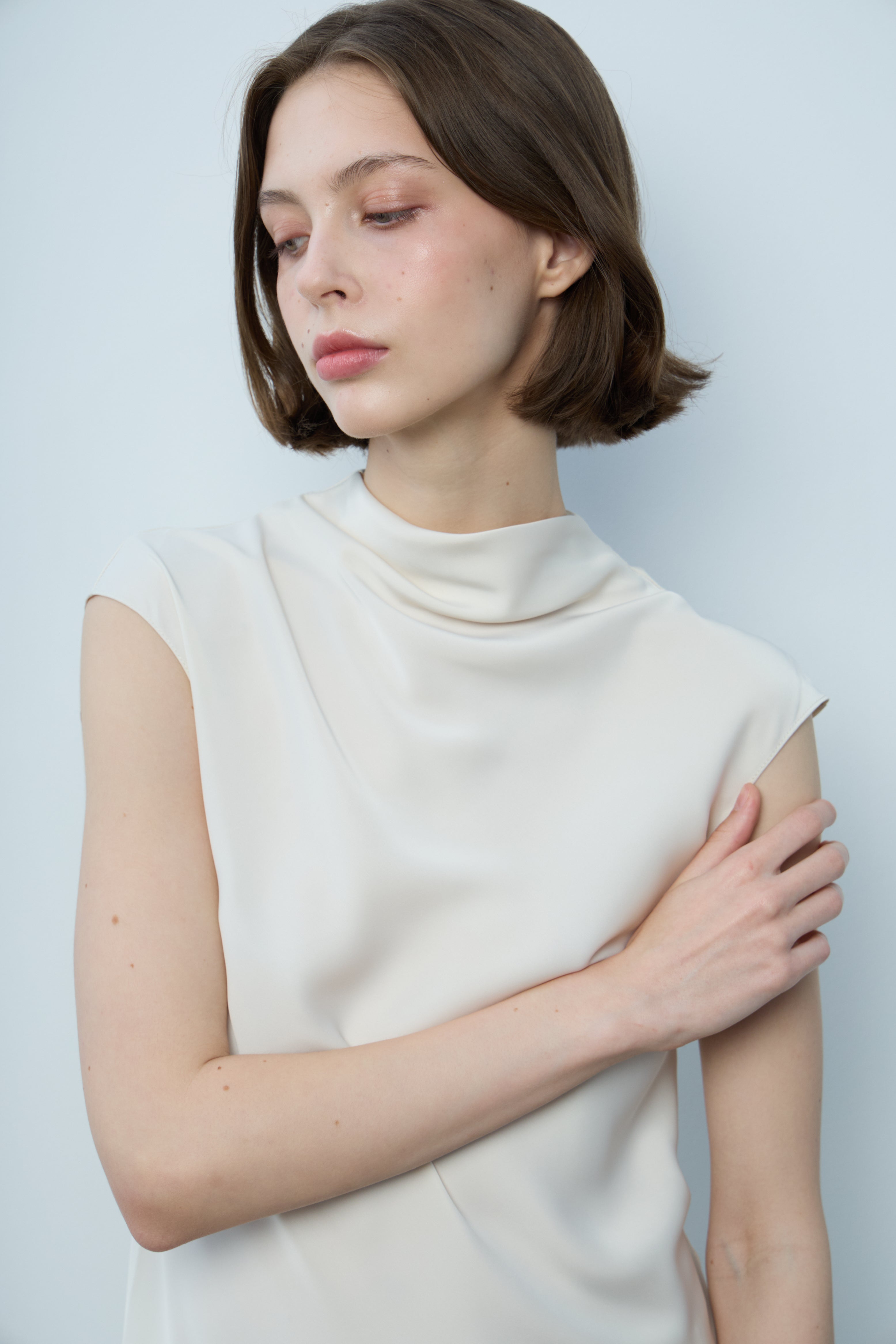 Сатиновий топ з горловиною (молочний)