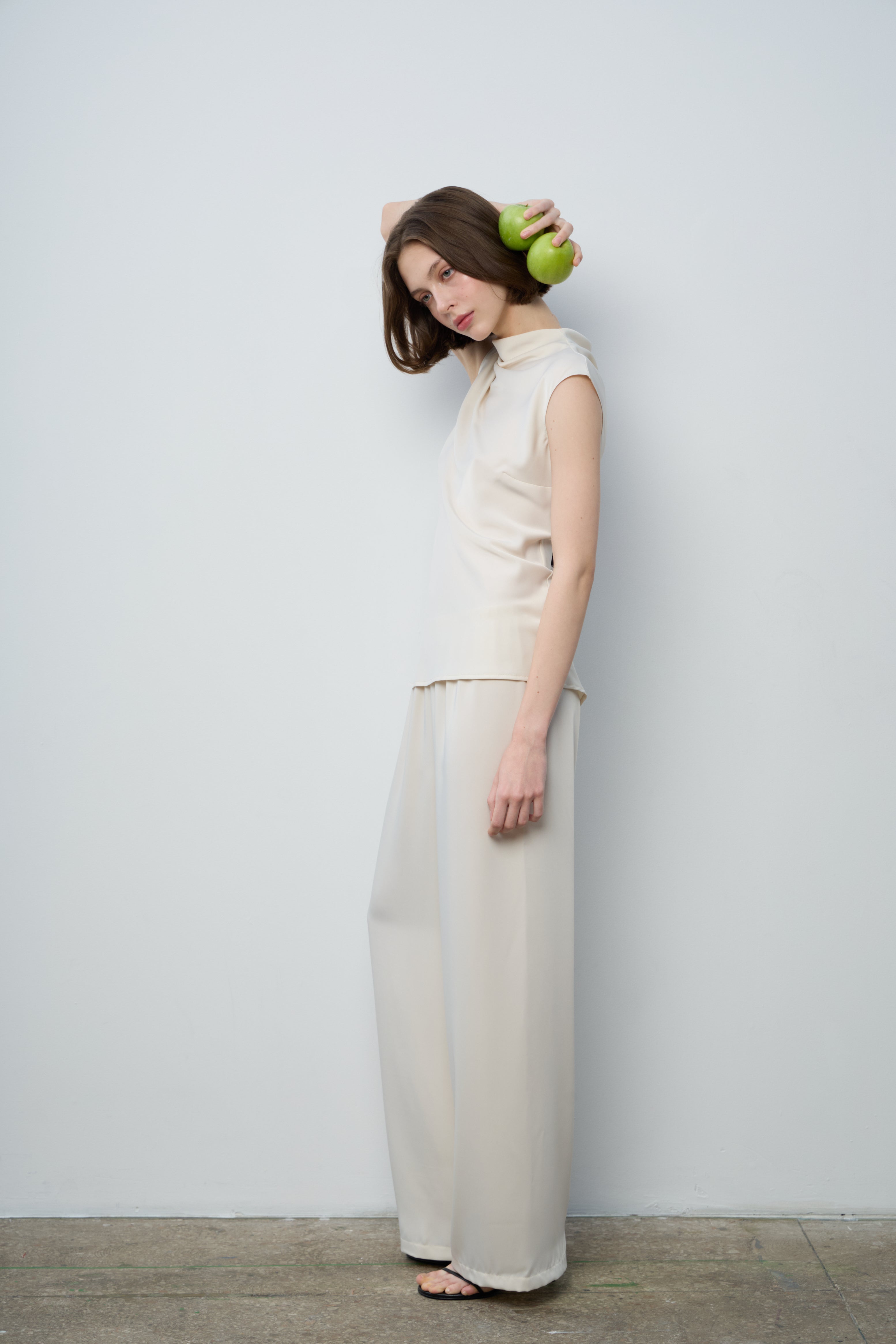 Сатиновий топ з горловиною (молочний)