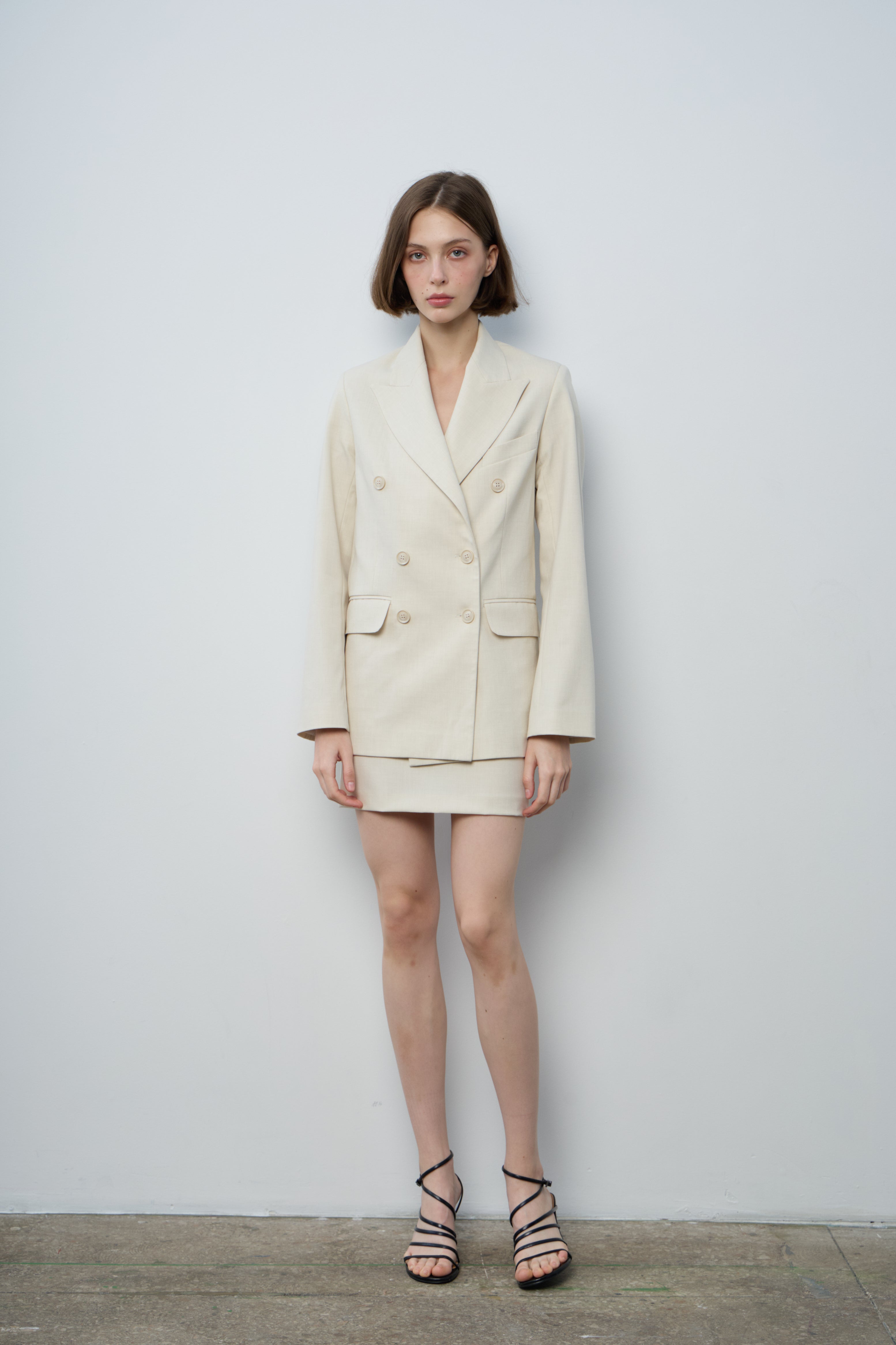 Молочний жакет двубортний