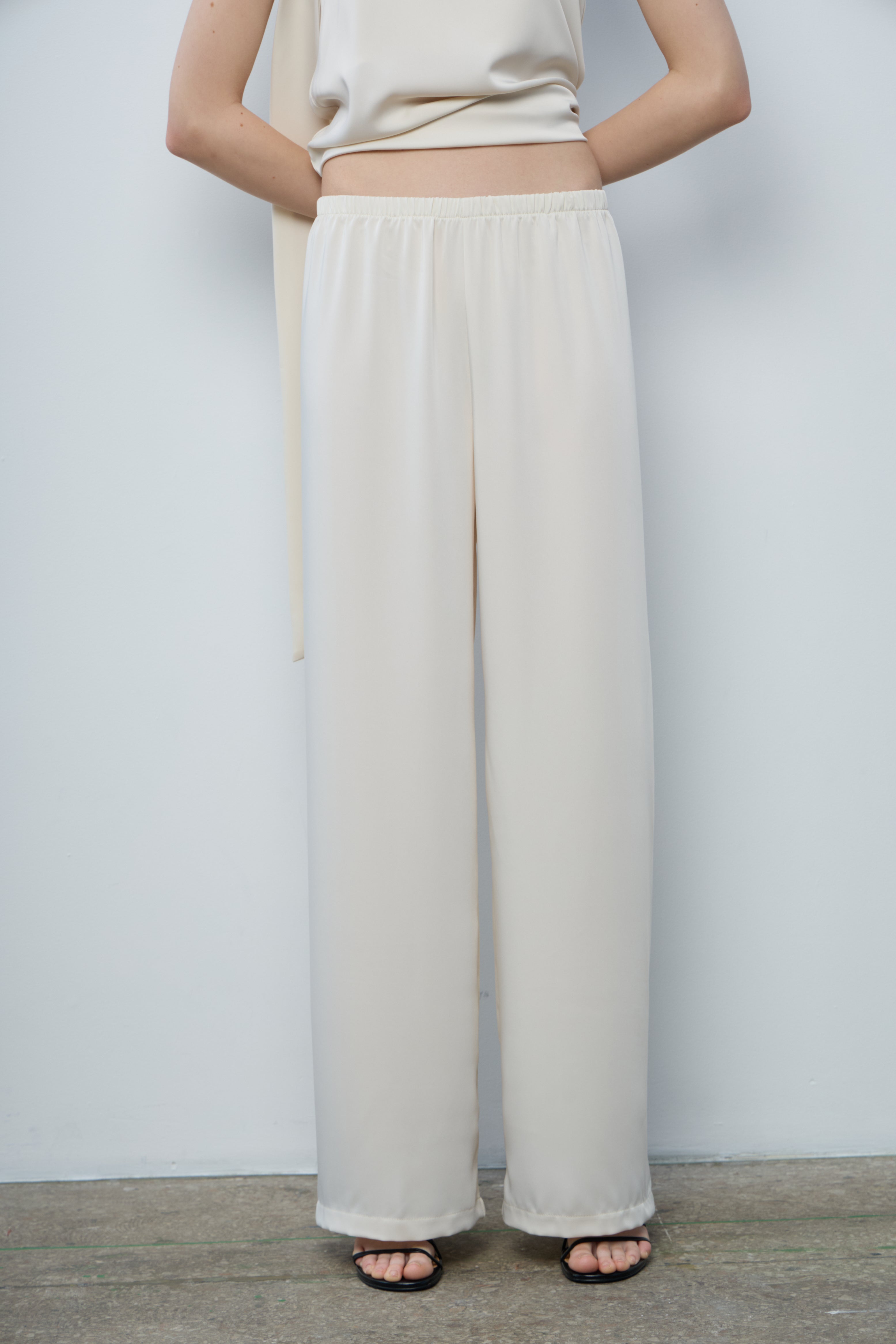 Сатинові брюки на резинці (молочні)