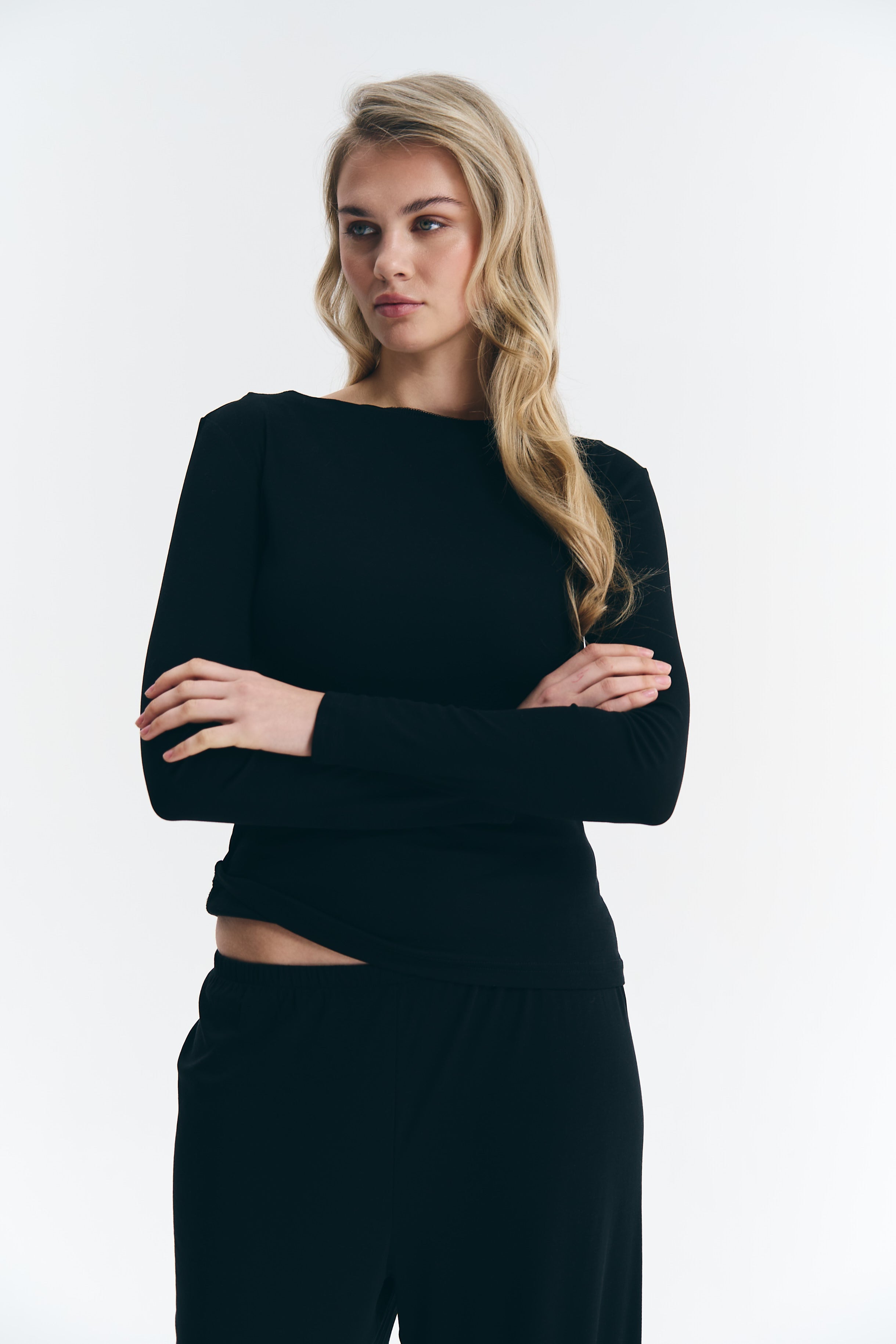 Лонгслів із ліоцелу чорний