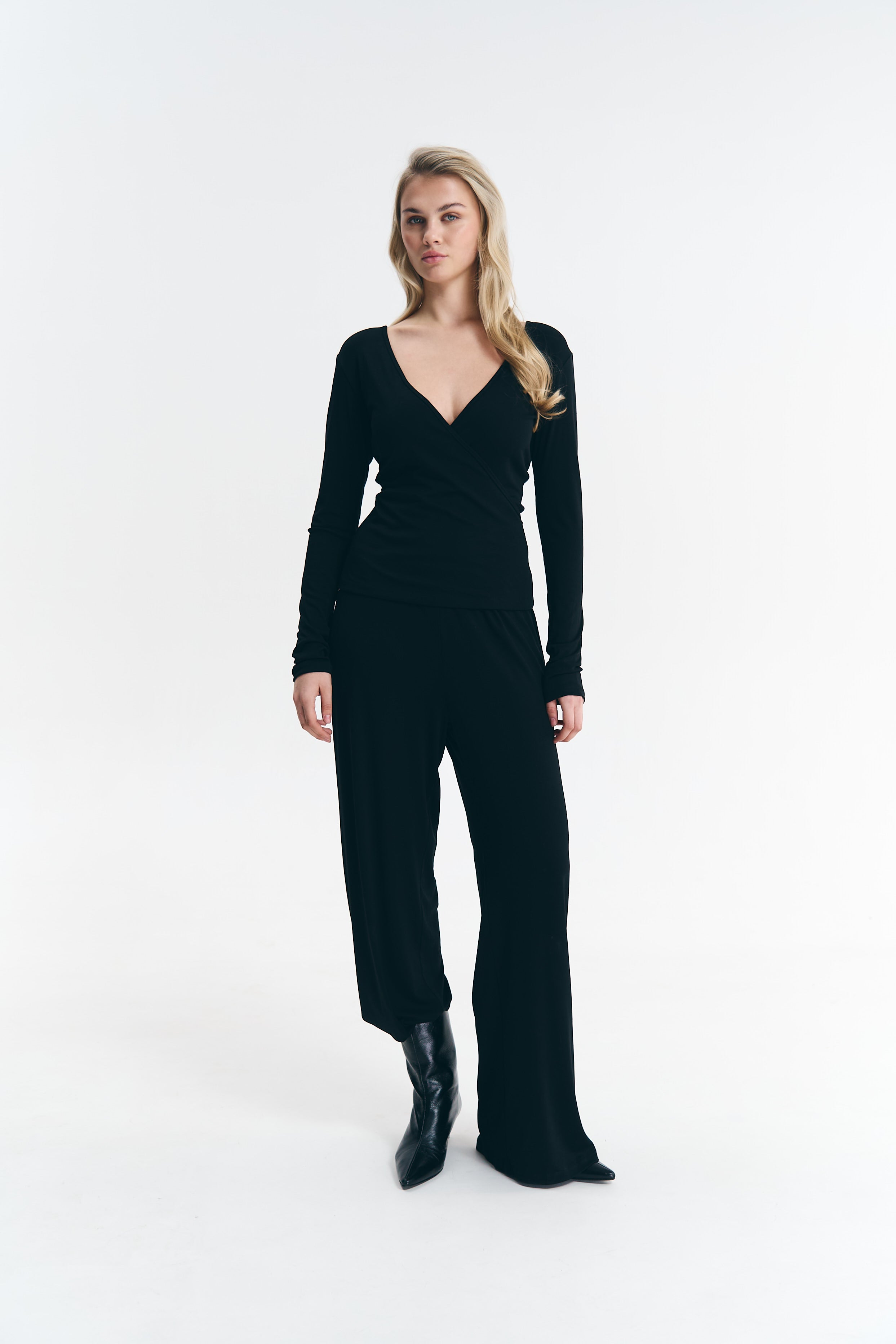 Брюки із ліоцелу чорні