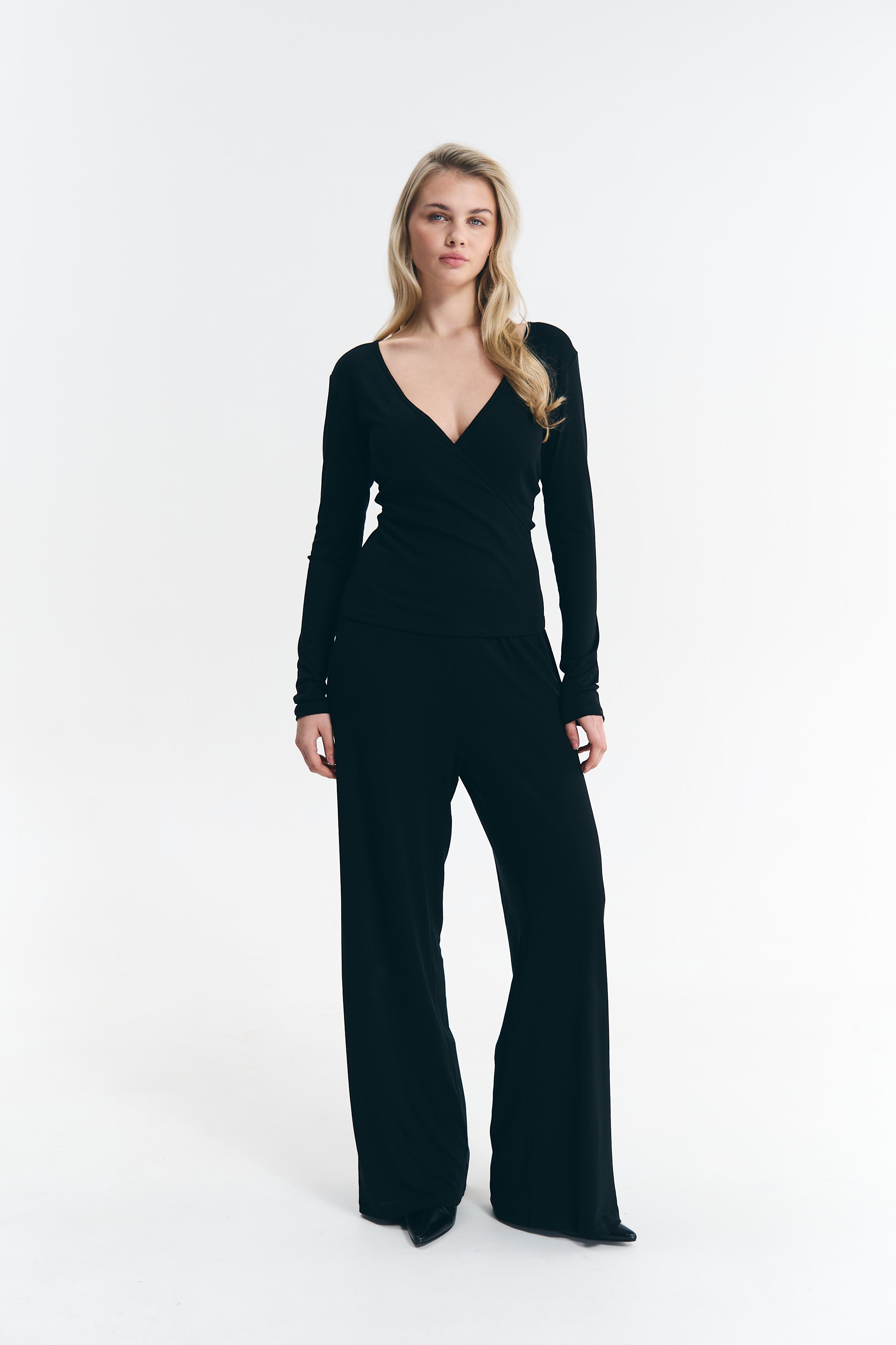 Брюки із ліоцелу чорні