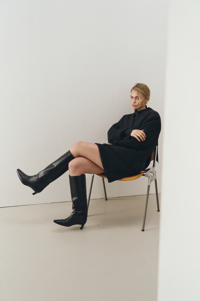 Укорочене пальто з вовни та кашеміру