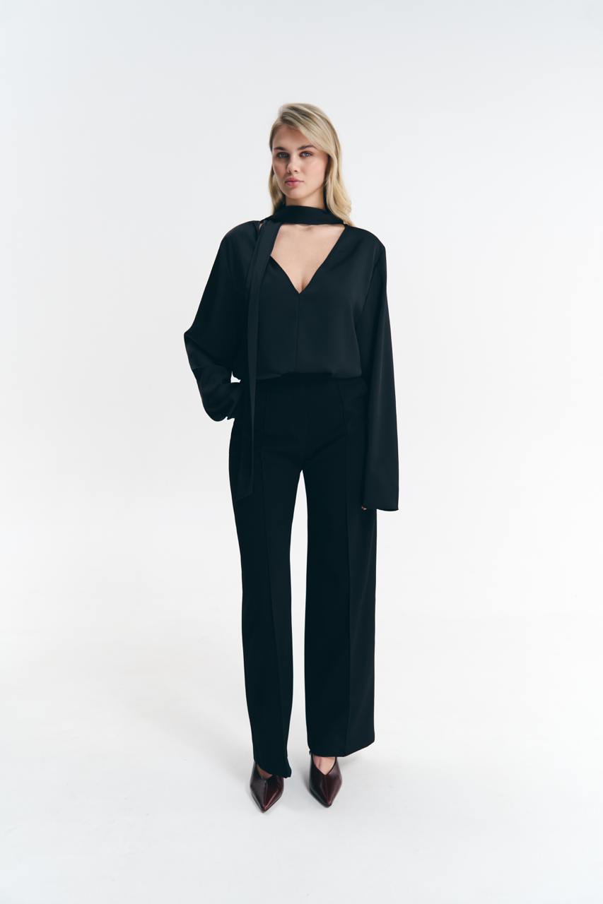 Блуза сатинова чорна з шарфом