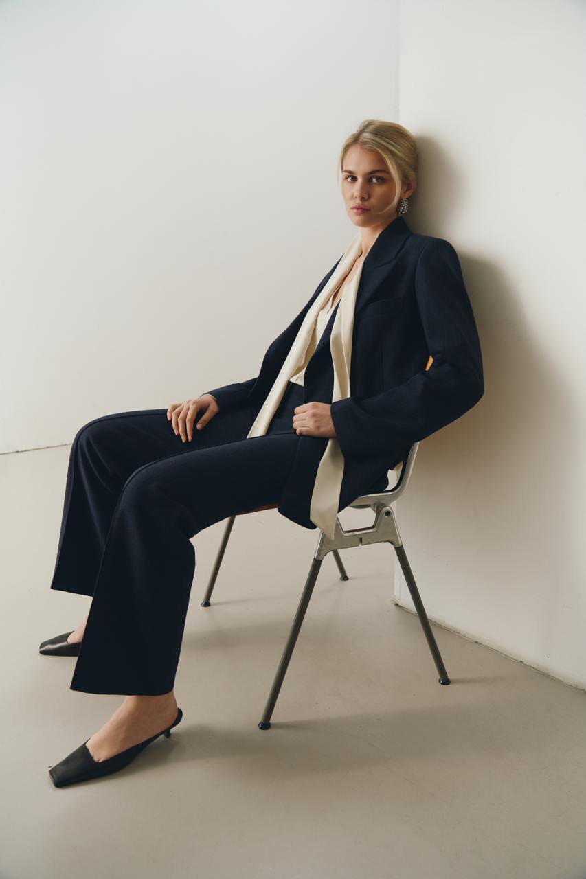 Брюки у смужку